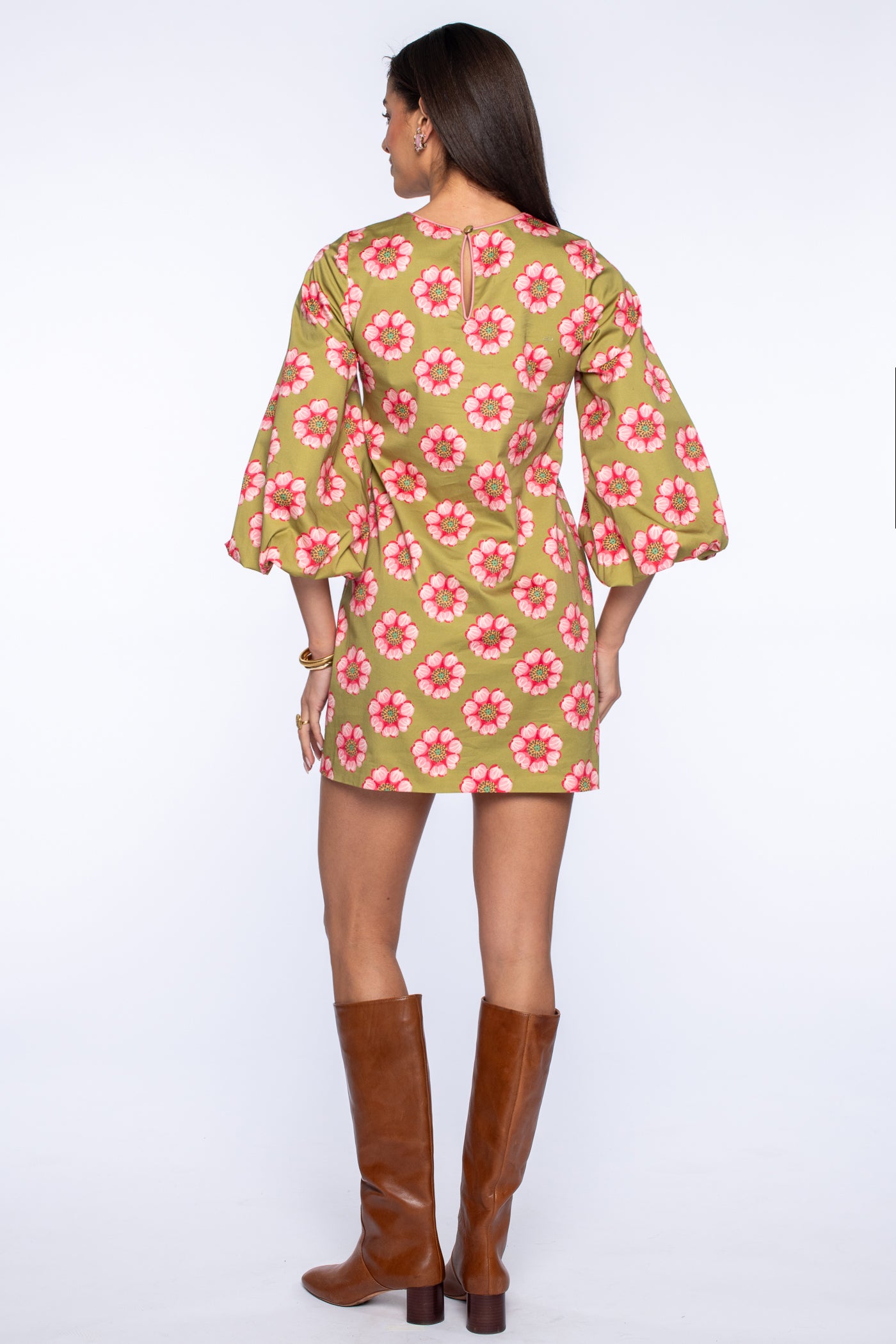 twiggy a line dress London in _okendo:syndication_key:CL137614031 or reverse it to Tadashi Shoji Bateau Neckline SIZE:USA 4 / EU 34 / UK 6